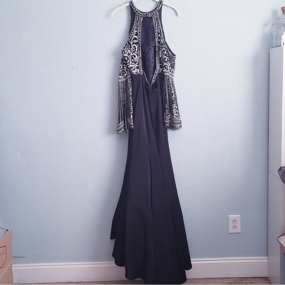 Ellie Wilde Mon Cheri Black Embroidered Bellsleeve Cold Shoulder Gown Prom Dress - Picture 10 of 13